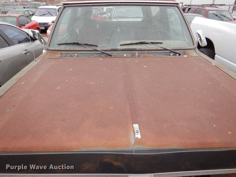 image for item JJ9226 1984 Dodge Ram Charger  SUV