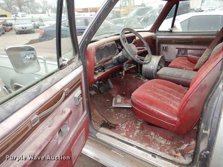 image for item JJ9226 1984 Dodge Ram Charger  SUV