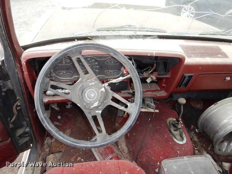 image for item JJ9226 1984 Dodge Ram Charger  SUV