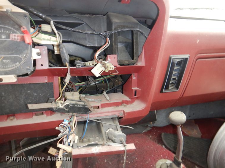 image for item JJ9226 1984 Dodge Ram Charger  SUV