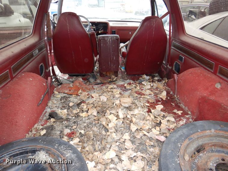 image for item JJ9226 1984 Dodge Ram Charger  SUV