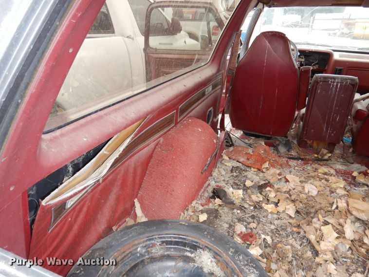 image for item JJ9226 1984 Dodge Ram Charger  SUV