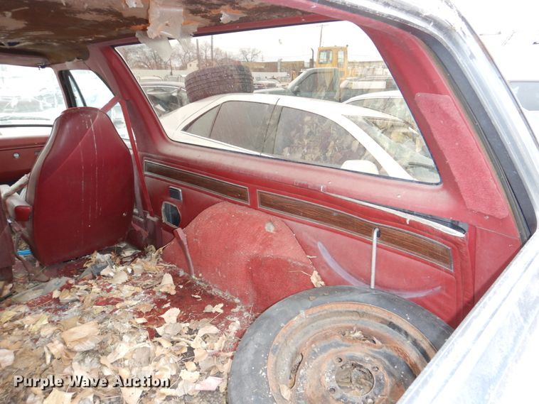 image for item JJ9226 1984 Dodge Ram Charger  SUV