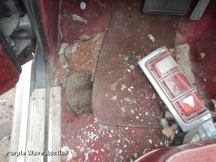 image for item JJ9226 1984 Dodge Ram Charger  SUV