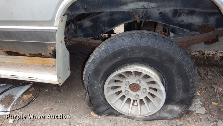 image for item JJ9226 1984 Dodge Ram Charger  SUV