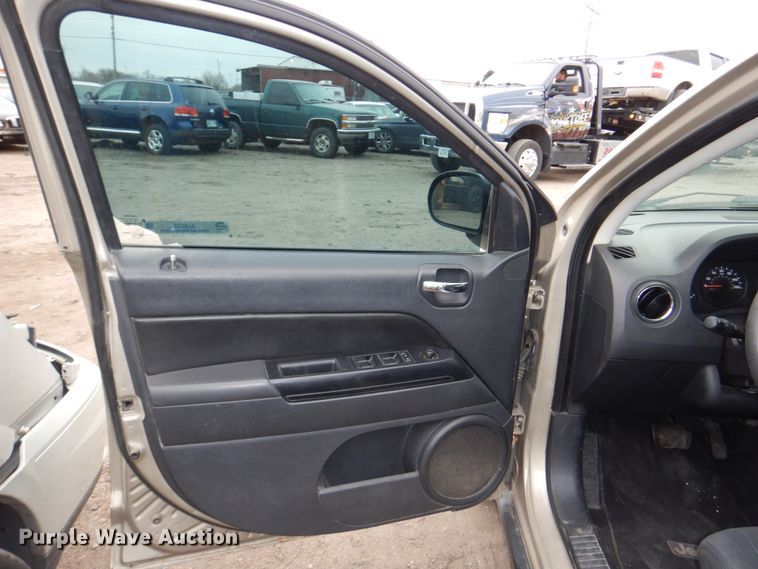 image for item JJ9232 2009 Jeep Compass  SUV