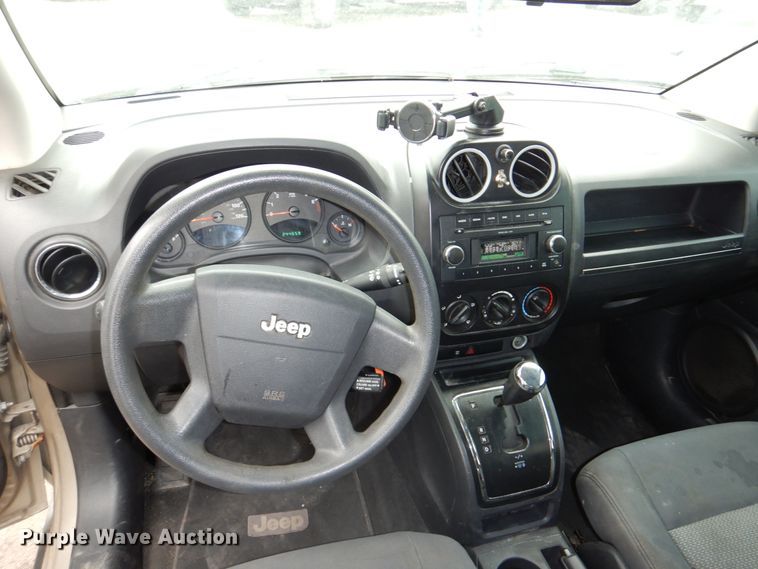 image for item JJ9232 2009 Jeep Compass  SUV