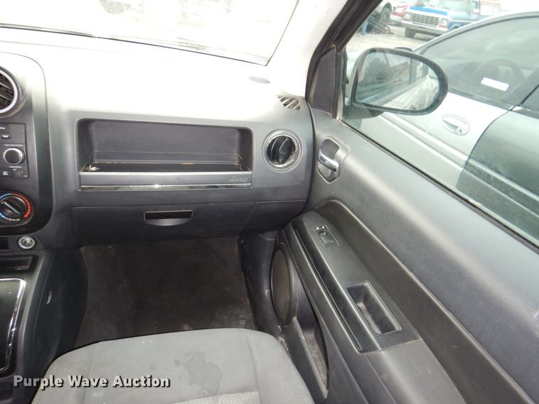 image for item JJ9232 2009 Jeep Compass  SUV