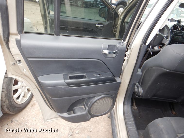 image for item JJ9232 2009 Jeep Compass  SUV