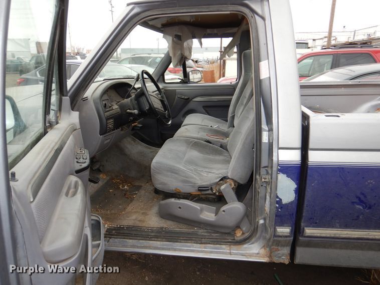 image for item JJ9235 1995 Ford F150  pickup truck