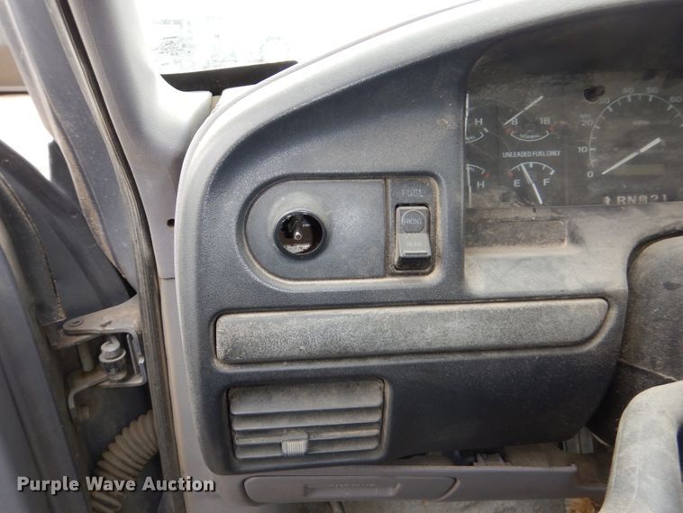 image for item JJ9235 1995 Ford F150  pickup truck