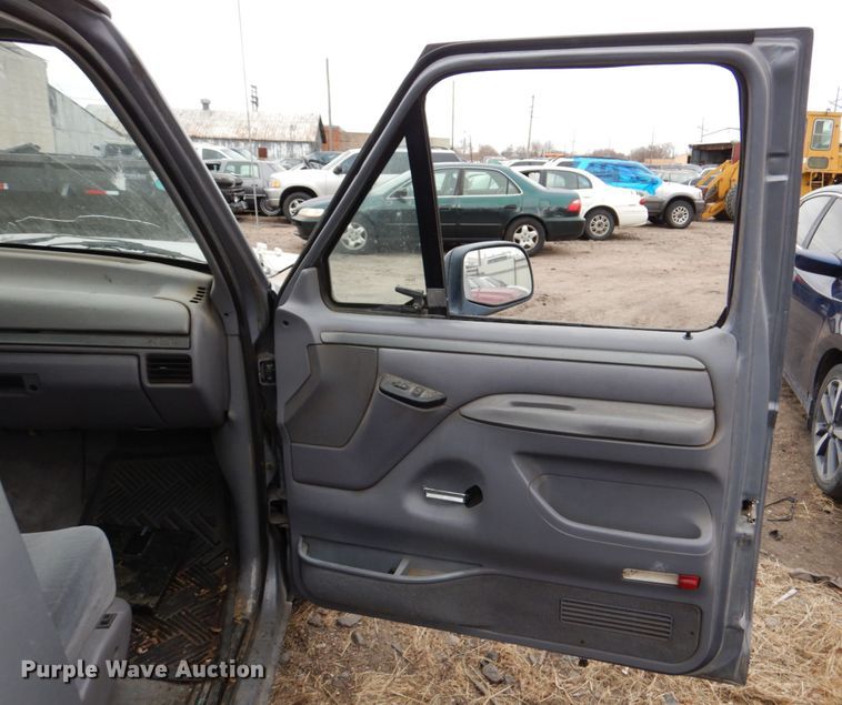 image for item JJ9235 1995 Ford F150  pickup truck