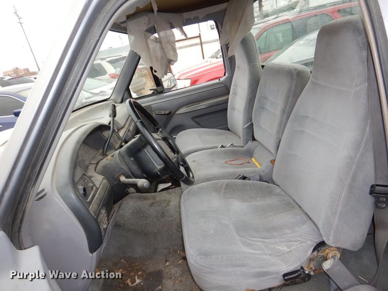 image for item JJ9235 1995 Ford F150  pickup truck