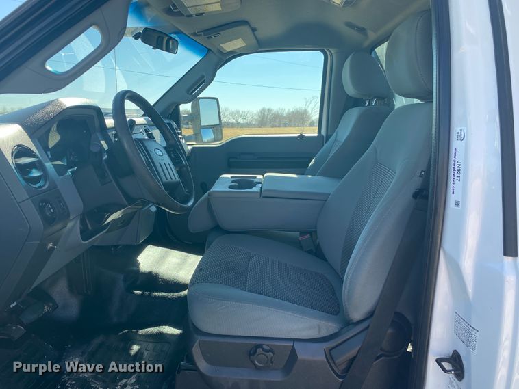 image for item JN9217 2016 Ford F550 Super Duty XL  flatbed truck