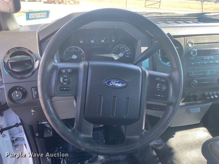 image for item JN9217 2016 Ford F550 Super Duty XL  flatbed truck