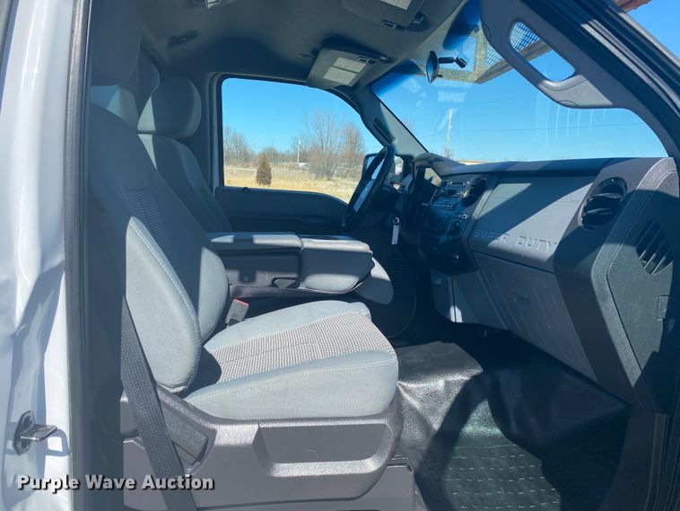 image for item JN9217 2016 Ford F550 Super Duty XL  flatbed truck