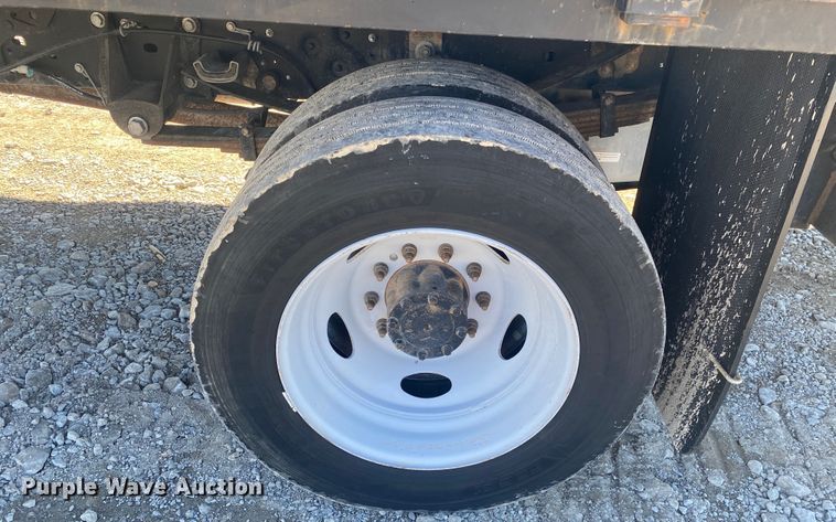 image for item JN9217 2016 Ford F550 Super Duty XL  flatbed truck