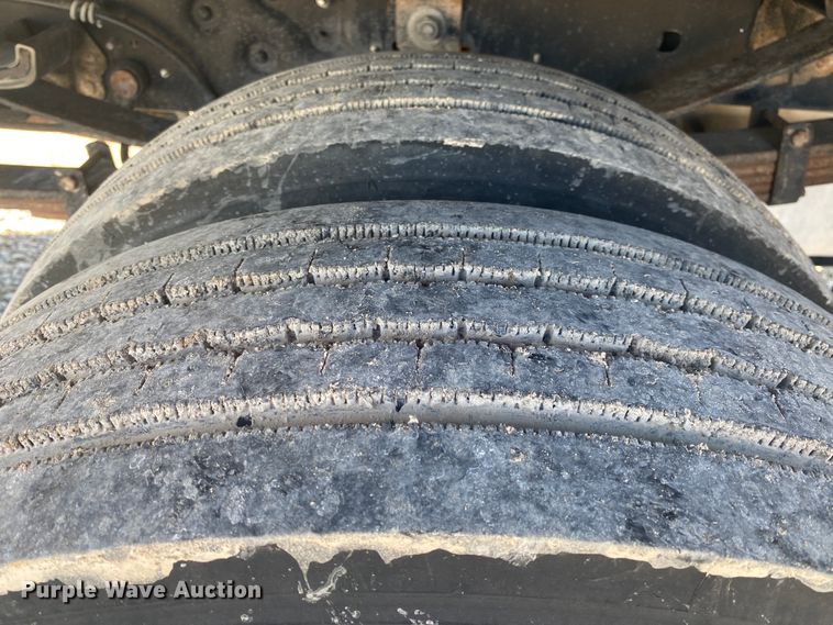 image for item JN9217 2016 Ford F550 Super Duty XL  flatbed truck