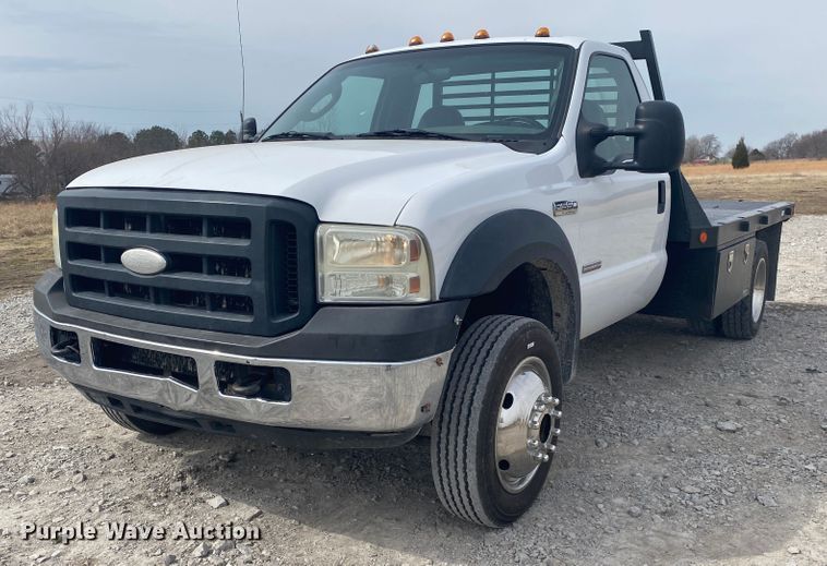 image for item JN9231 2007 Ford F550 Super Duty XL  flatbed truck