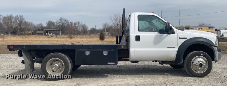 image for item JN9231 2007 Ford F550 Super Duty XL  flatbed truck