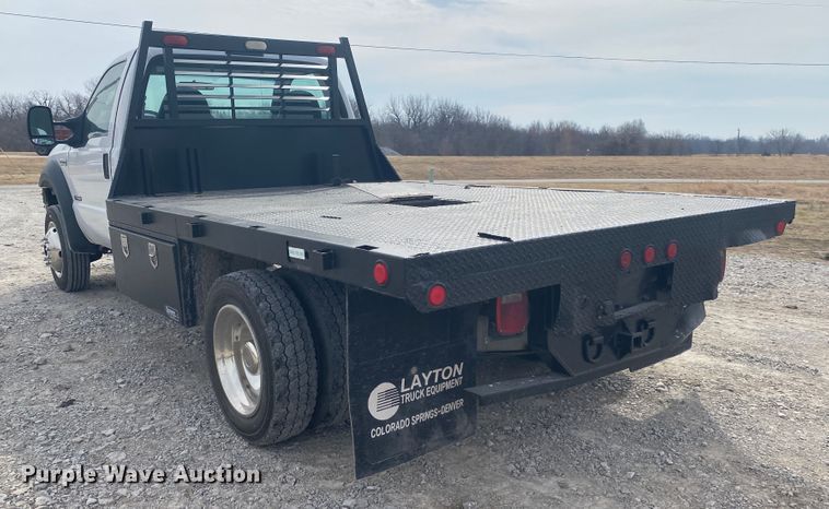 image for item JN9231 2007 Ford F550 Super Duty XL  flatbed truck