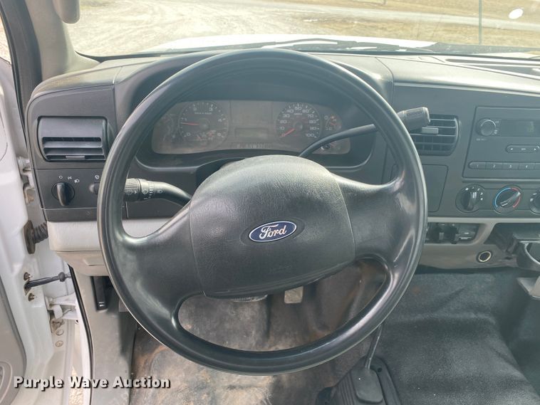 image for item JN9231 2007 Ford F550 Super Duty XL  flatbed truck