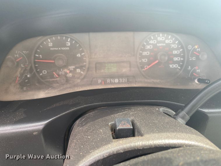 image for item JN9231 2007 Ford F550 Super Duty XL  flatbed truck