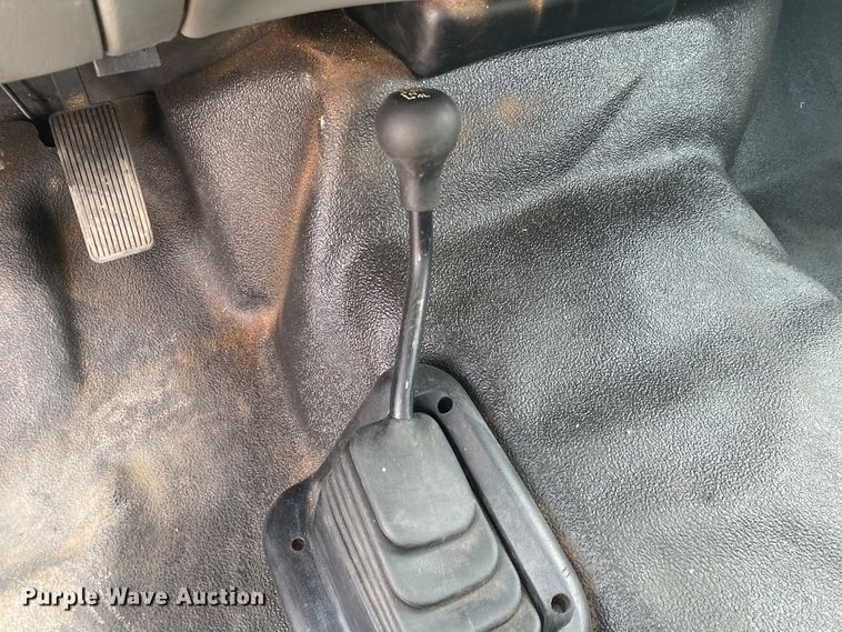 image for item JN9231 2007 Ford F550 Super Duty XL  flatbed truck