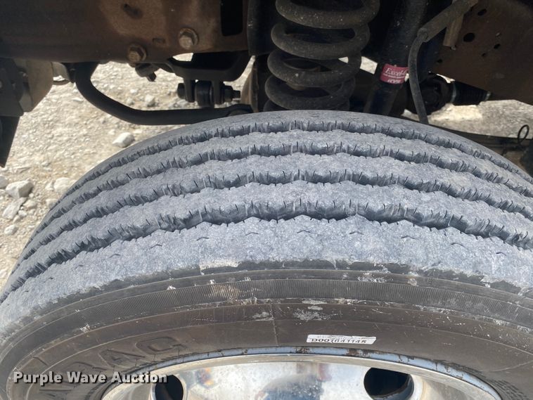 image for item JN9231 2007 Ford F550 Super Duty XL  flatbed truck