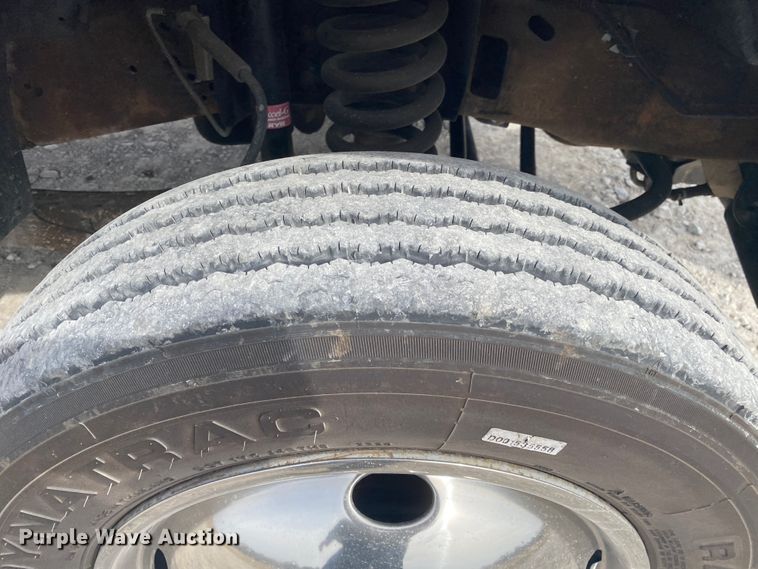 image for item JN9231 2007 Ford F550 Super Duty XL  flatbed truck