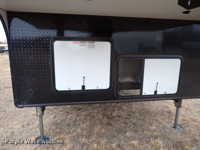 image for item JO9675 2022 Genesis Supreme 40CRXL  toy hauler camper