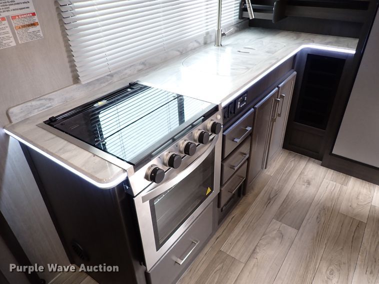 image for item JO9675 2022 Genesis Supreme 40CRXL  toy hauler camper