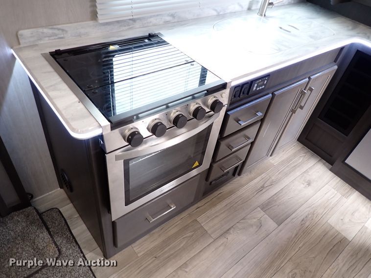 image for item JO9675 2022 Genesis Supreme 40CRXL  toy hauler camper