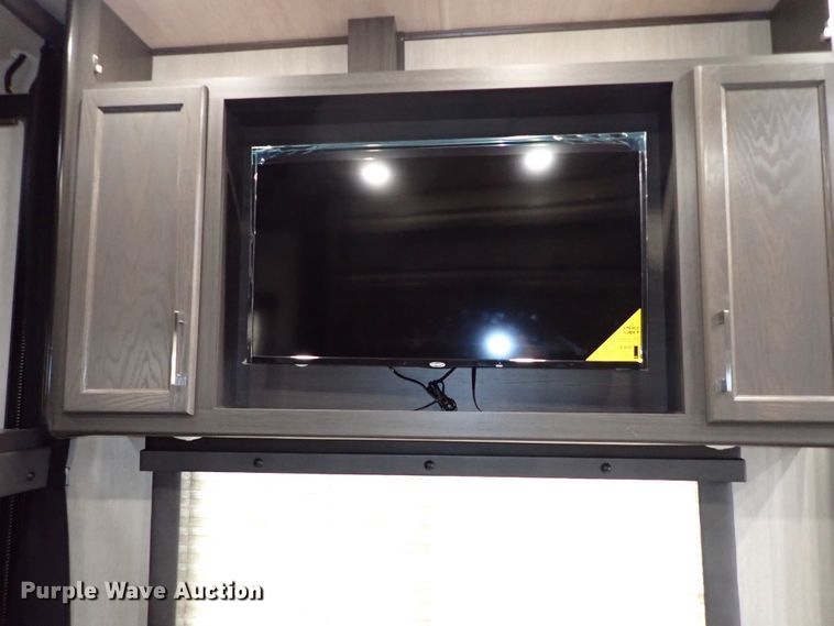 image for item JO9675 2022 Genesis Supreme 40CRXL  toy hauler camper