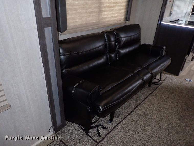 image for item JO9675 2022 Genesis Supreme 40CRXL  toy hauler camper