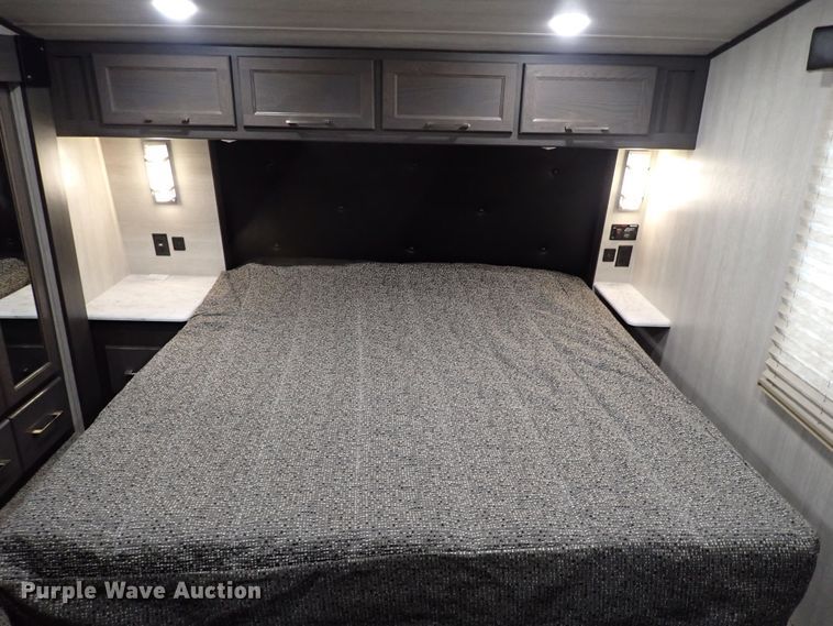 image for item JO9675 2022 Genesis Supreme 40CRXL  toy hauler camper