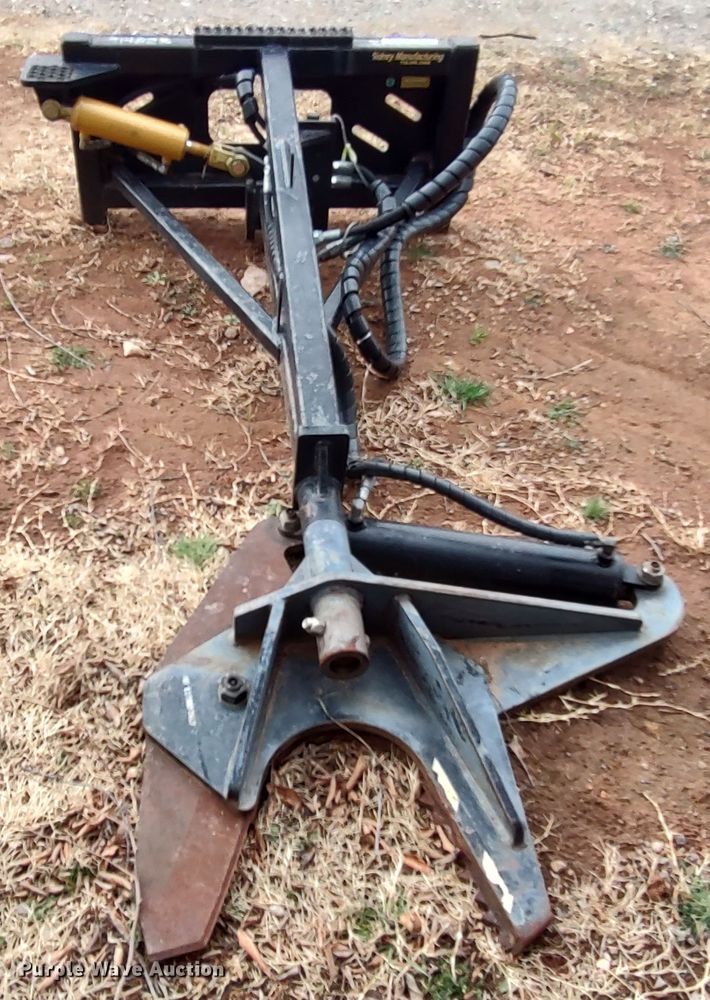 image for item JO9682 2017 Sidney skid steer tree shear