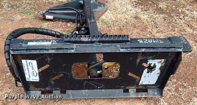 image for item JO9682 2017 Sidney skid steer tree shear
