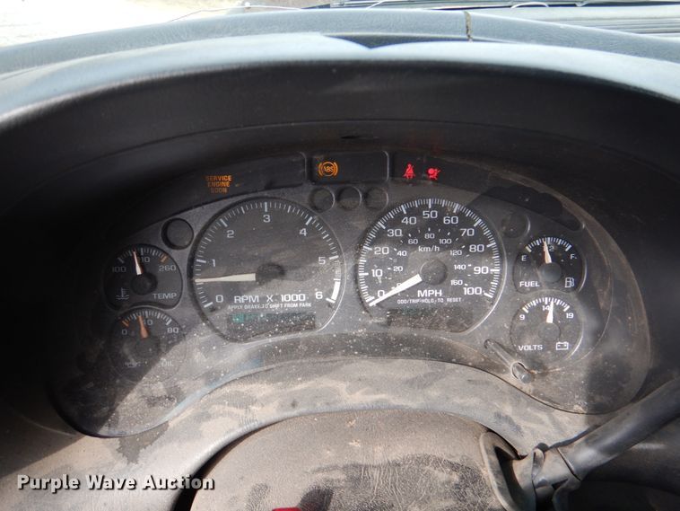 image for item JS9667 2001 Chevrolet S10  Crew Cab pickup truck