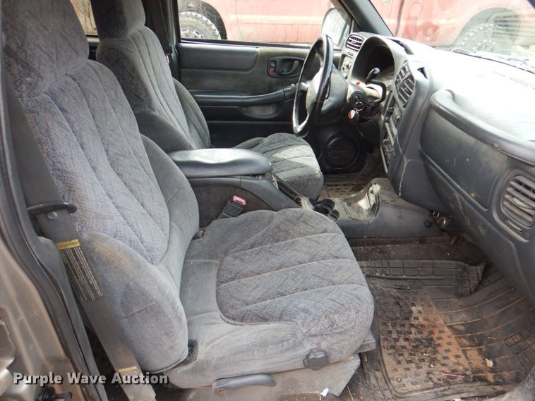 image for item JS9667 2001 Chevrolet S10  Crew Cab pickup truck