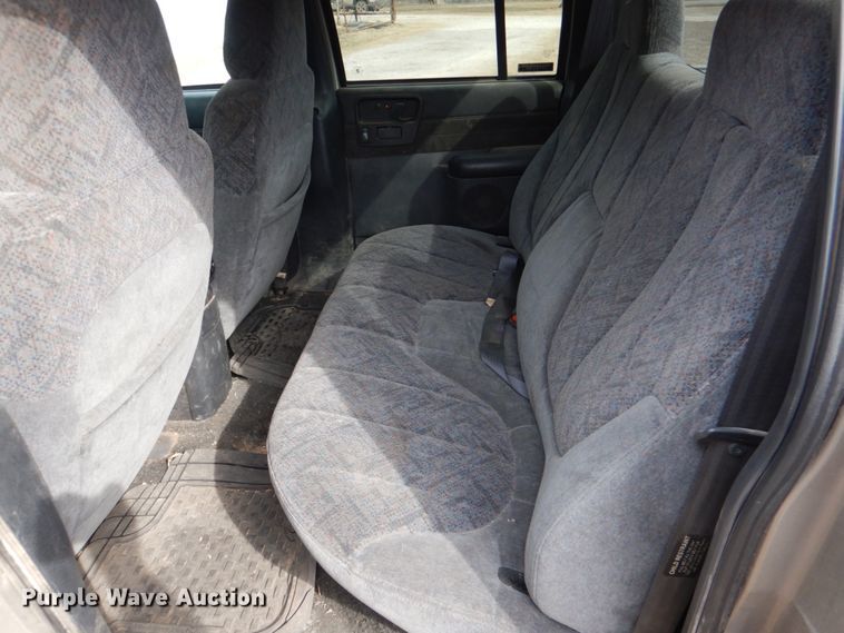 image for item JS9667 2001 Chevrolet S10  Crew Cab pickup truck