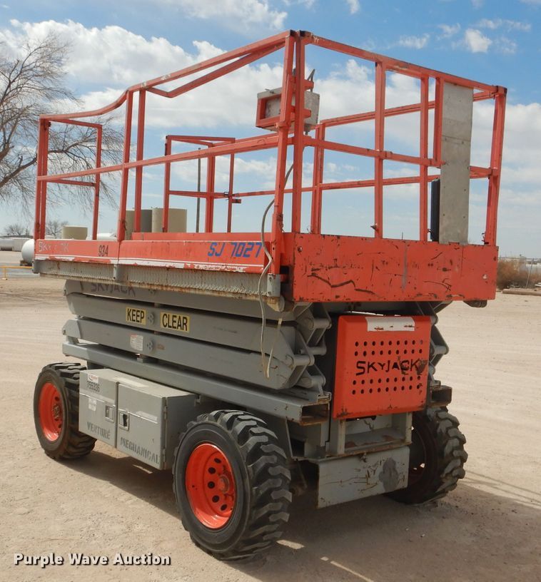 image for item KC9788 1998 Sky Jack SJ-7027  scissor lift