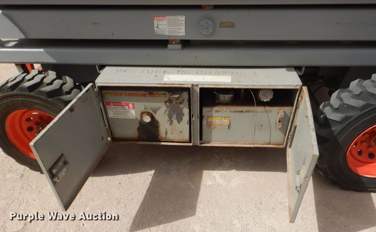 image for item KC9788 1998 Sky Jack SJ-7027  scissor lift