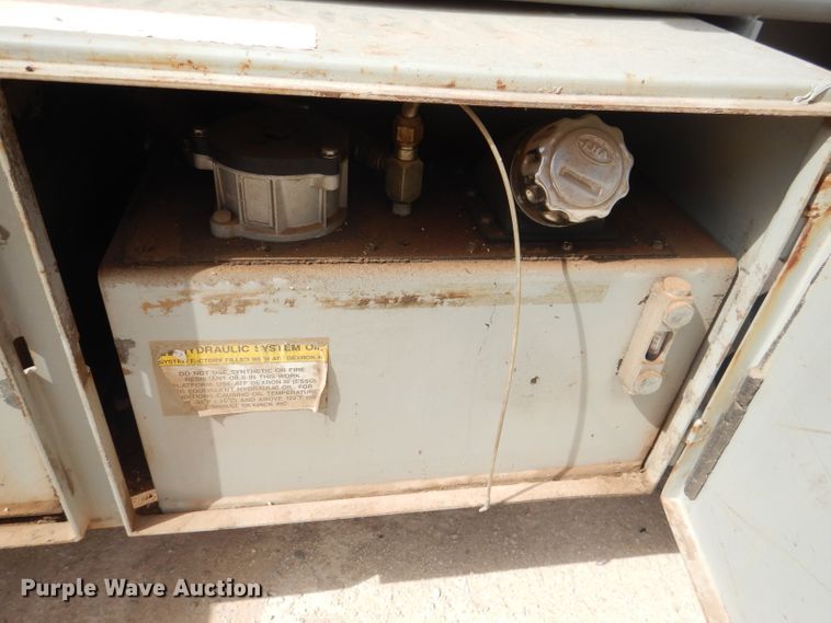 image for item KC9788 1998 Sky Jack SJ-7027  scissor lift