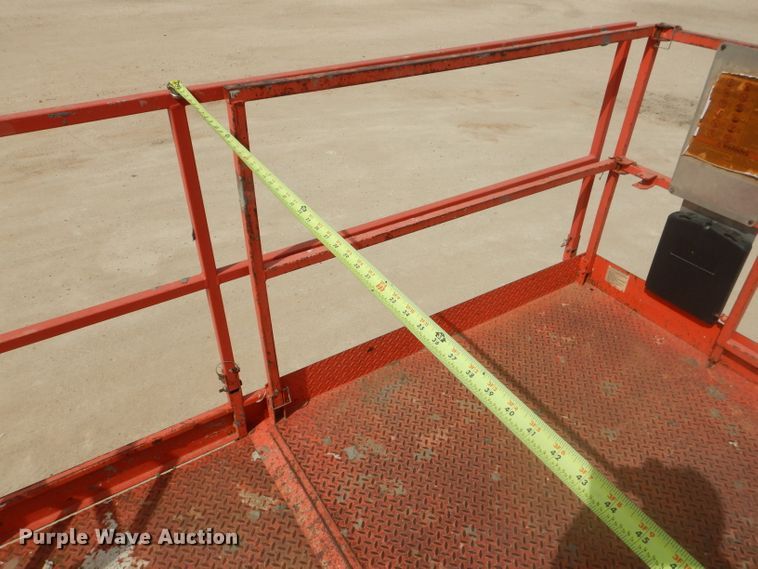 image for item KC9788 1998 Sky Jack SJ-7027  scissor lift