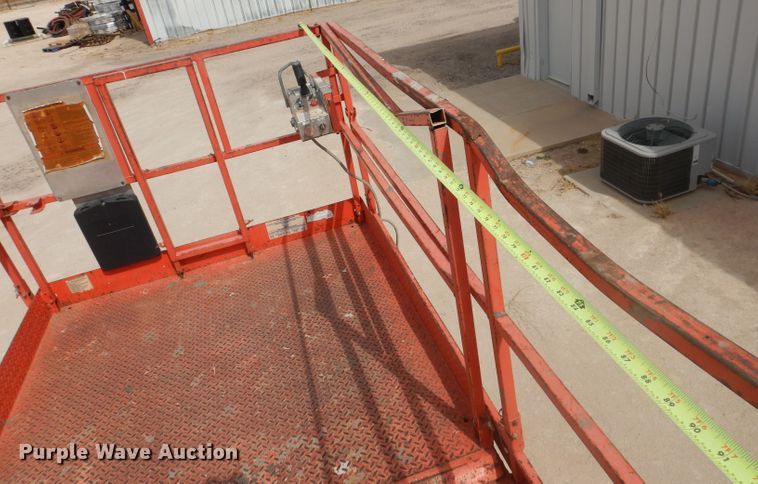image for item KC9788 1998 Sky Jack SJ-7027  scissor lift