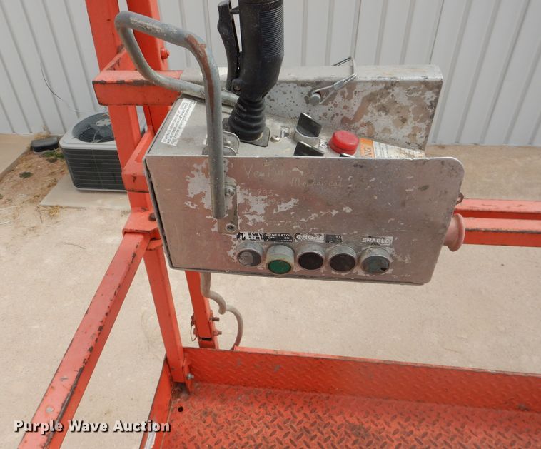 image for item KC9788 1998 Sky Jack SJ-7027  scissor lift