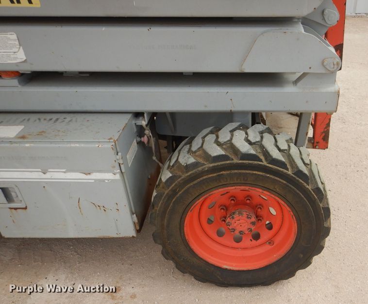 image for item KC9788 1998 Sky Jack SJ-7027  scissor lift