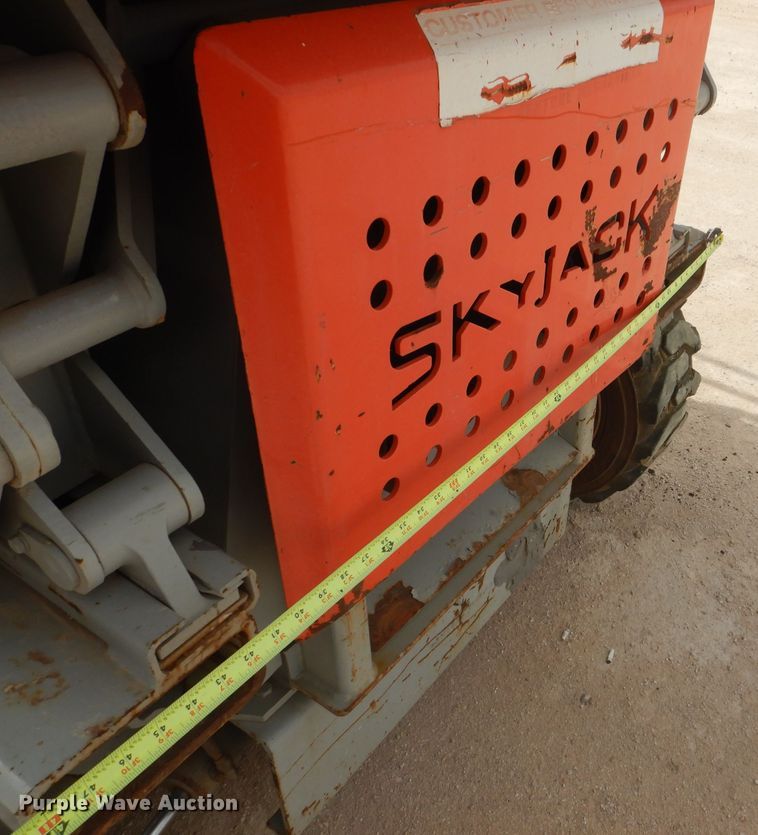 image for item KC9788 1998 Sky Jack SJ-7027  scissor lift
