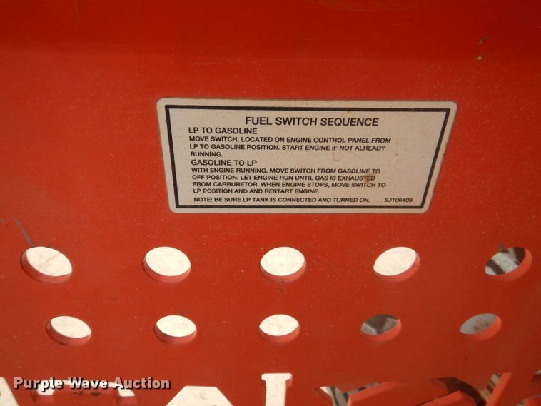 image for item KC9788 1998 Sky Jack SJ-7027  scissor lift